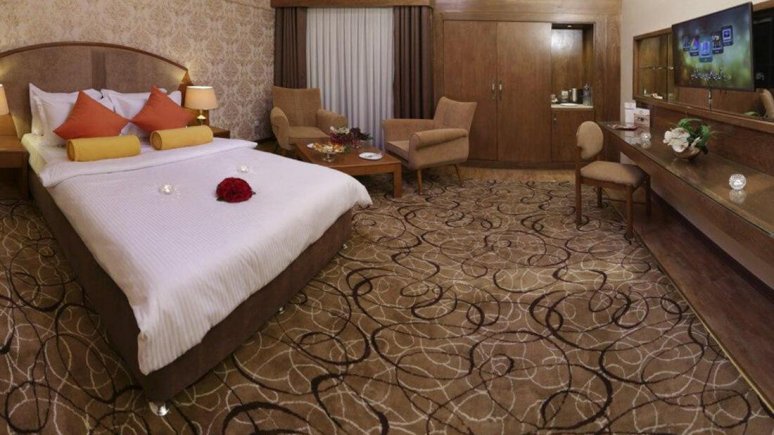اتاق دو تخته دبل لوکس هتل پردیسان مشهد